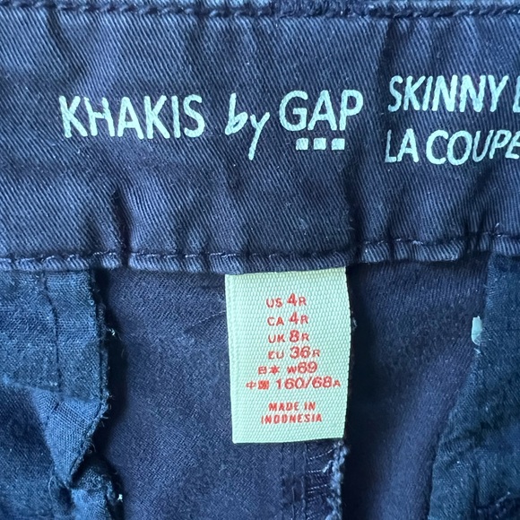 GAP “boyfriend” skinny khakis Size 4 - Picture 5 of 6